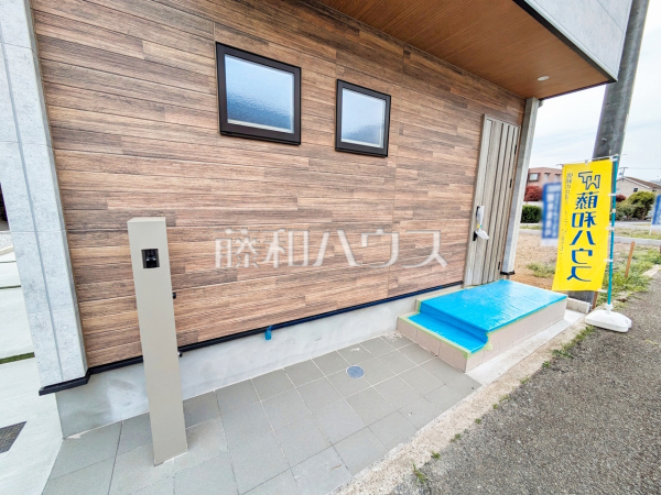 ≪B号棟　玄関≫　【府中市小柳町２丁目】