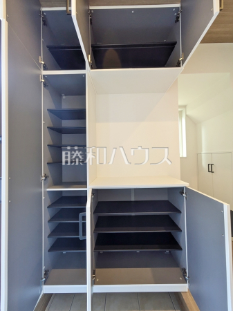 玄関収納　【練馬区東大泉６丁目】