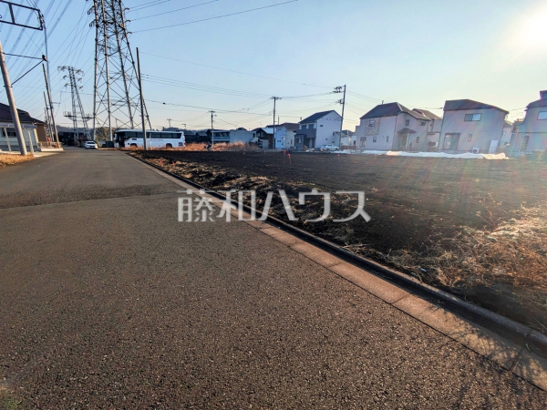 接道状況および現場風景　【日野市東平山３丁目】
創業50年！地域密着の藤和ハウスへ是非お問合せ下さい。