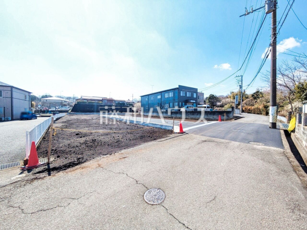 接道状況および現場風景　【八王子市大谷町】 平日のご案内も可能です。まずはお気軽にお問合せ下さいませ。 