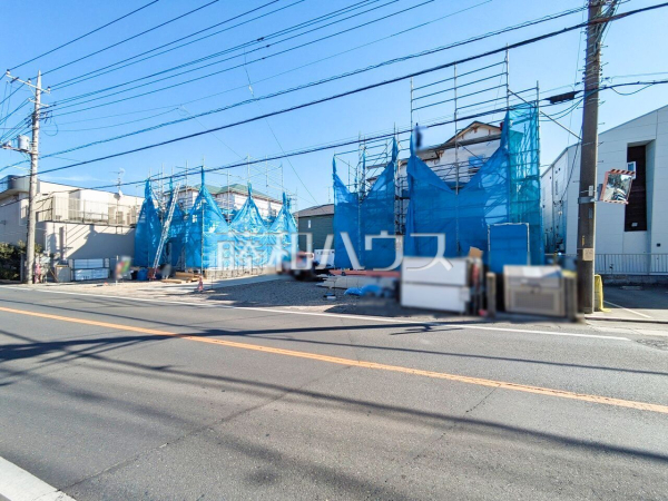 現場風景【所沢市小手指南２丁目】 建物のプレゼンをさせていただきますので、実際の完成イメージを思い描いていただくことができます。お気軽にお問合せ下さい。 