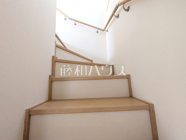 階段【富士見市鶴瀬西３丁目】
