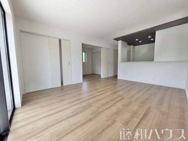1号棟　リビング　【名古屋市守山区桔梗平３丁目】