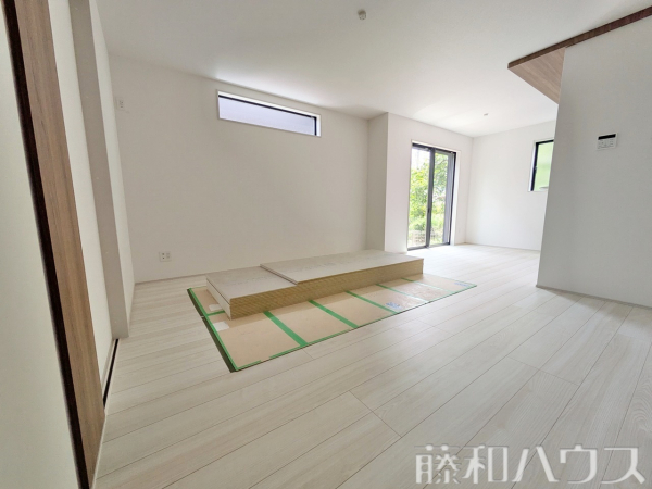 2号棟　リビング　【名古屋市守山区桔梗平３丁目】