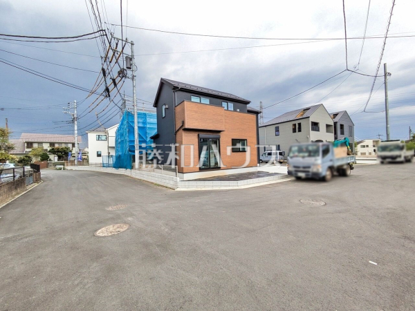 接道状況および現場風景　【日野市百草】 平日のご案内も可能です。まずはお気軽にお問合せ下さいませ。 