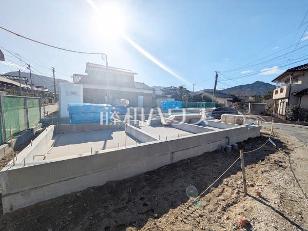 ここに住む方を想像して、着々と建築しております！　