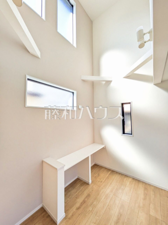 リビング　【八王子市片倉町】