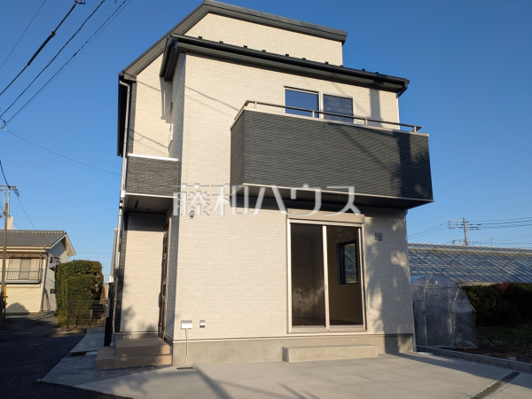 外観　【日野市落川】
堂々完成、いつでもご内覧いただけます！
ぜひ実物をご覧いただきたく思います。喜んでご案内いたしますのでお気軽にお問合せ下さい。