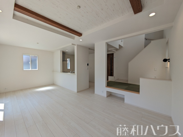 1号棟　リビング　【小牧市藤島２丁目】