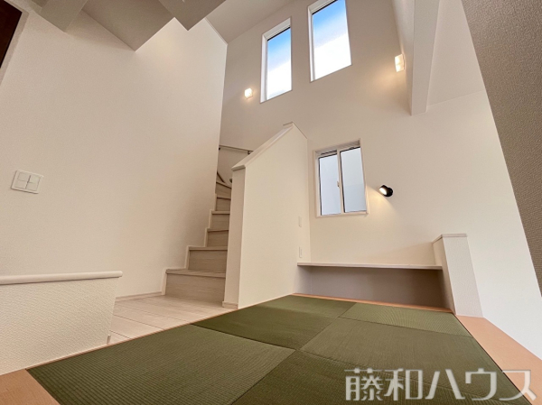 1号棟　リビング　【小牧市藤島２丁目】