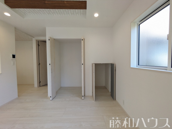 2号棟　リビング収納　【小牧市藤島２丁目】