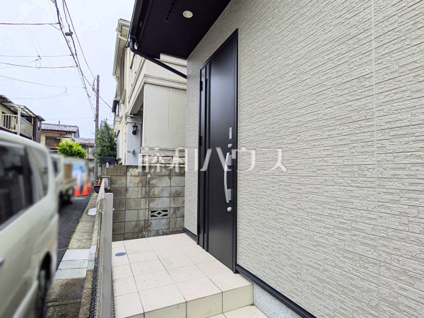 玄関　【練馬区土支田３丁目】