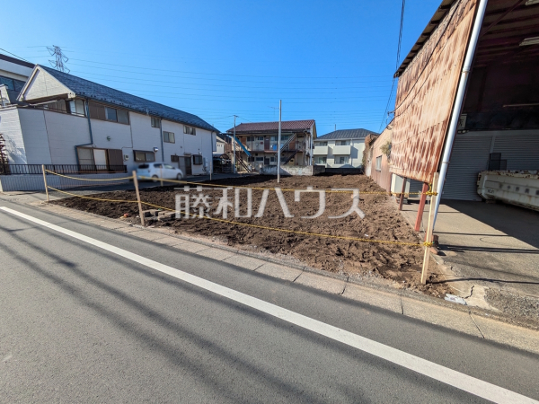 遮熱性の高いLow‐E複層ガラスを採用、夏冬の冷暖房効率を高めます。【練馬区西大泉５丁目】