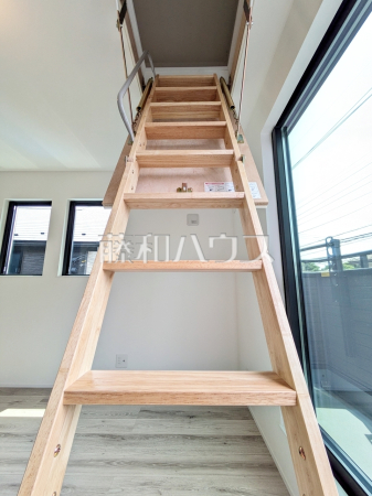 A号棟　小屋裏収納階段　【調布市深大寺元町４丁目】