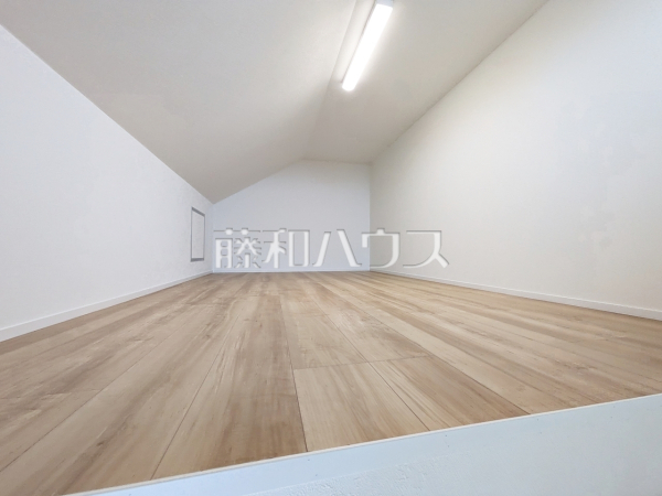 B号棟　小屋裏収納　【調布市深大寺元町４丁目】 さまざまな用途に利用できる小屋裏収納つき