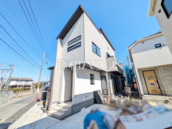 《4号棟　外観》 第三者機関により住宅の品質や性能を評価し「安心・安全」を保証する【住宅性能評価書】を取得しております。 　【府中市小柳町５丁目】