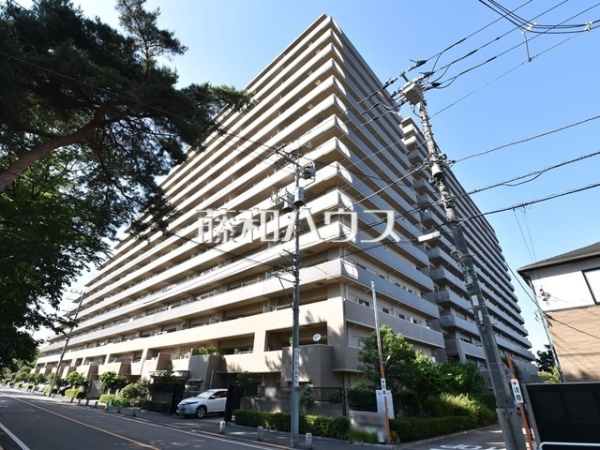 充実した共用部「キッズルーム・コミュニティハウス・シアタールーム・集会室・ ライブラリー・ゲストルーム」利用可能
外観　【コスモ・ザ・パークス清瀬の森】