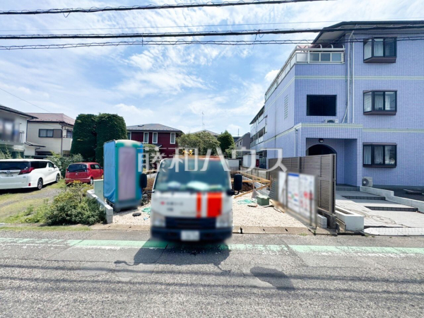 現地写真　【東久留米市柳窪２丁目】 建物のプレゼンをさせていただきますので、実際の完成イメージを思い描いていただくことができます。お気軽にお問合せ下さい。 