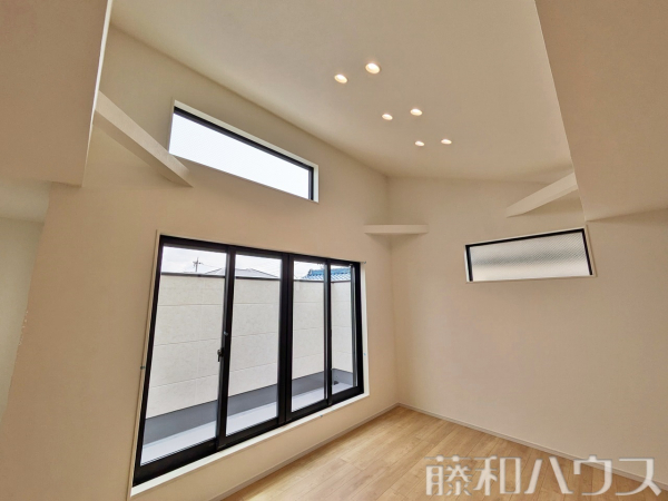 リビング吹き抜け　【名古屋市名東区香流２丁目】