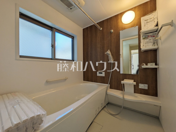 ランドリーパイプ付き浴室　【府中市清水が丘２丁目】
