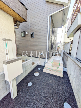 玄関　【狛江市西野川４丁目】