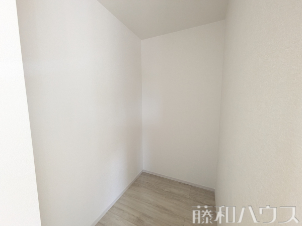 収納　【春日井市中切町１丁目】