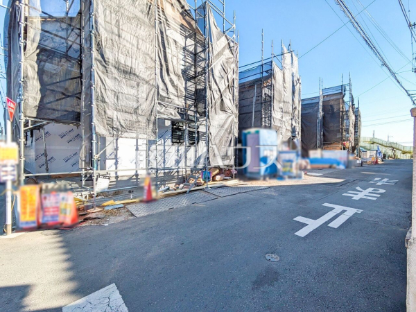 接道状況および現場風景　【所沢市上新井５丁目】 平日のご案内も可能です。まずはお気軽にお問合せ下さいませ。 