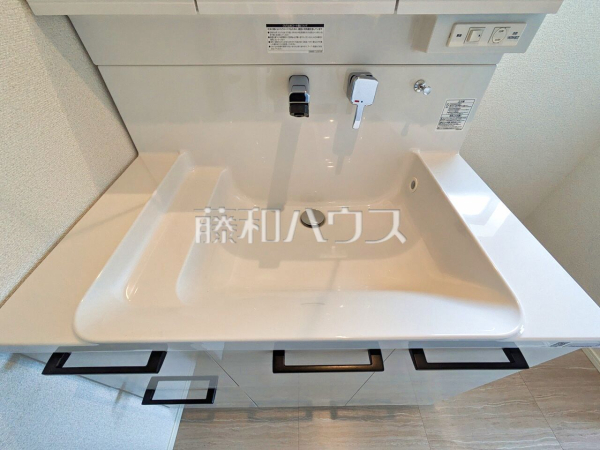 1号棟　洗面室　【所沢市上新井５丁目】