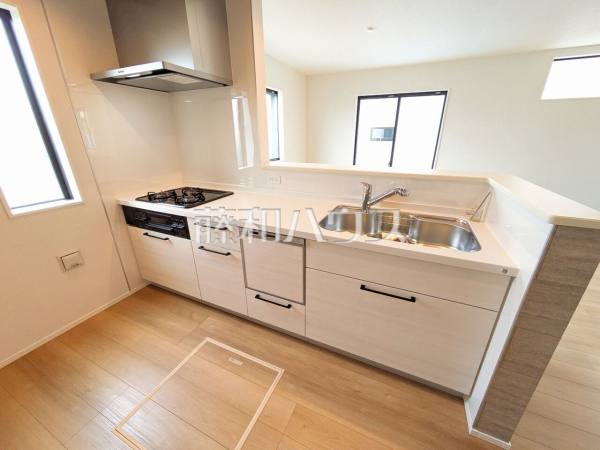 1号棟　キッチン　【所沢市上新井５丁目】