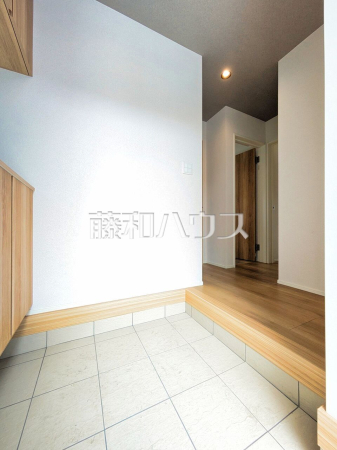3号棟　玄関　【所沢市上新井５丁目】