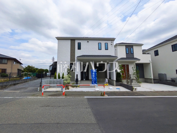 A号棟　モノトーンを中心とした配色の現代的なデザイン。直線的ですっきりとしたスクエアなデザインが、お客様のお住まいを都会的に印象づけます。　【和光市下新倉５丁目】