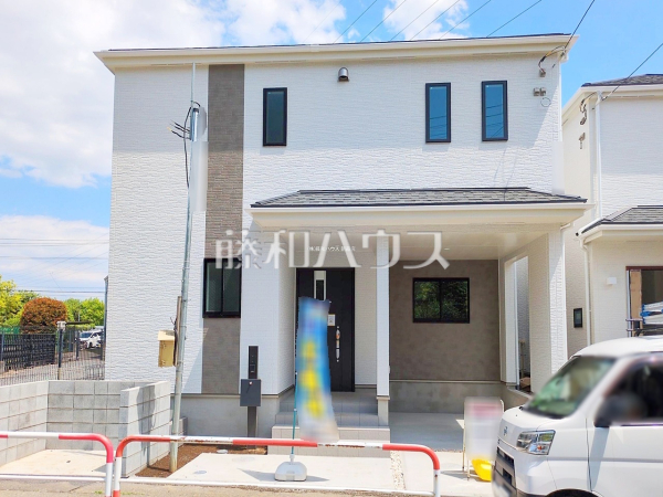 A号棟　 お洒落で雰囲気のある佇まいに自然のやさしい潤いを纏ったこの家は、街に新たな表情を見せてくれることでしょう。【和光市下新倉５丁目】