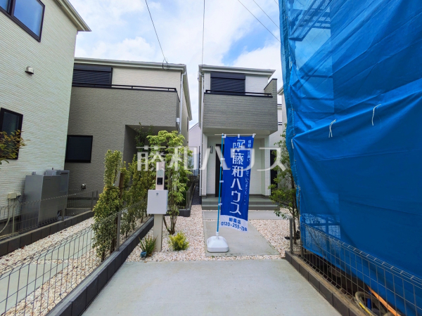 G号棟　旗竿地は、小さなお子様が急に道路に飛び出てしまうことを防ぎます。安心してお庭で遊ぶことができますね。　【和光市下新倉５丁目】