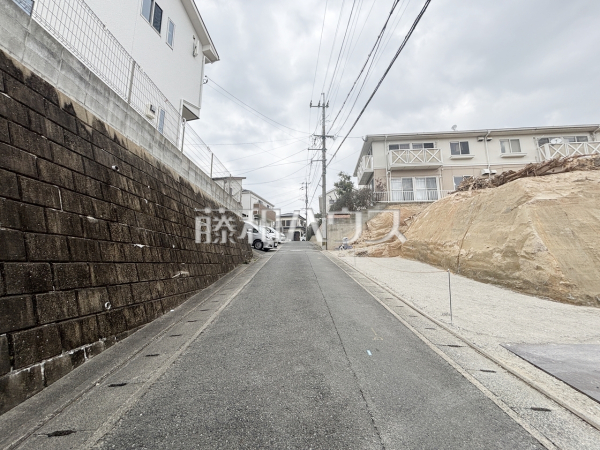 接道状況および現場風景　【福岡市城南区友丘６丁目】