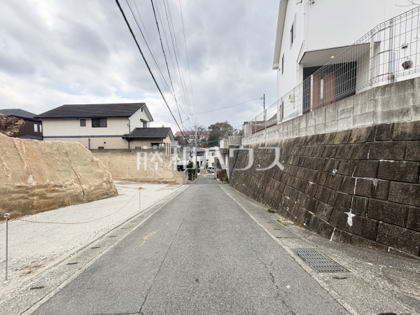 接道状況および現場風景　【福岡市城南区友丘６丁目】