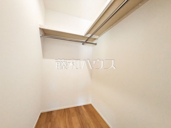 2号棟　ウォークインクローゼット　【武蔵村山市中央３丁目】