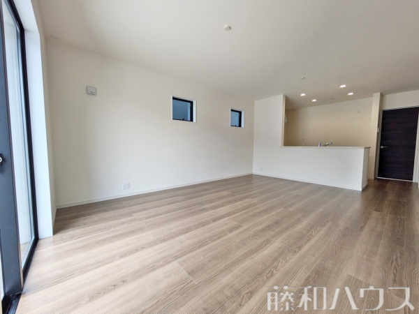 2号棟　リビング　【名古屋市守山区大字上志段味字東谷】