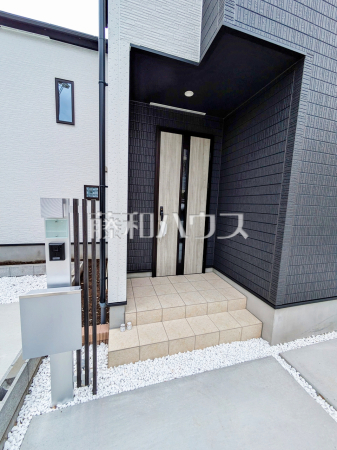 1号棟　玄関　【府中市北山町３丁目】