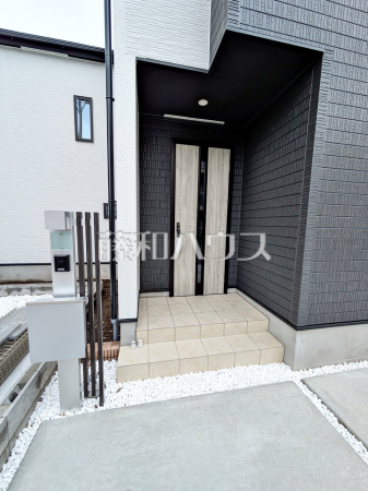 1号棟　玄関　【府中市北山町３丁目】