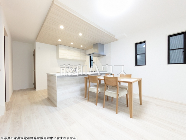 8号棟　リビング　【武蔵村山市中央３丁目】