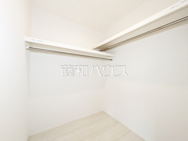 8号棟　ウォークインクローゼット　【武蔵村山市中央３丁目】