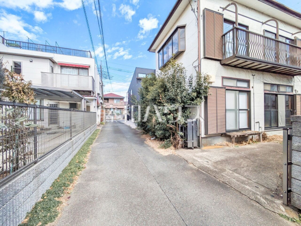 接道状況および現場風景　【国立市東３丁目】 見学はしたいけど、なかなか時間が取れない・・・そんな方に出勤前や仕事終わりにマイホームを見学できるサポートをいたします。 