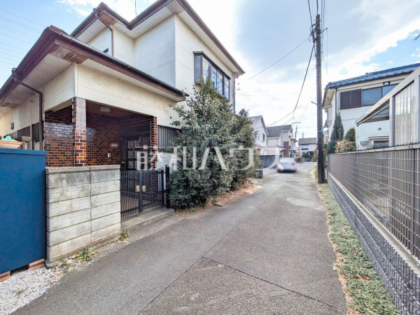 接道状況および現場風景　【国立市東３丁目】 建物のプレゼンをさせていただきますので、実際の完成イメージを思い描いていただくことができます。お気軽にお問合せ下さい。 