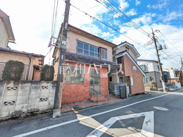 現地写真(現況：古屋有)　【国立市東３丁目】 見学はしたいけど、なかなか時間が取れない・・・そんな方に出勤前や仕事終わりにマイホームを見学できるサポートをいたします。 