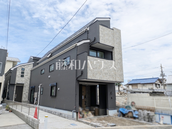 1号棟　足場が外れて実際の外観が見えてきました。完成までもう少しです。　【練馬区石神井町８丁目】