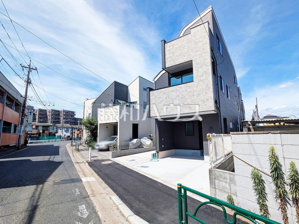 接道状況および現場風景　【練馬区石神井町８丁目】いつでもご内覧いただけます！ぜひ実物をご覧いただきたく思います。喜んでご案内いたしますのでお気軽にお問合せ下さい。
