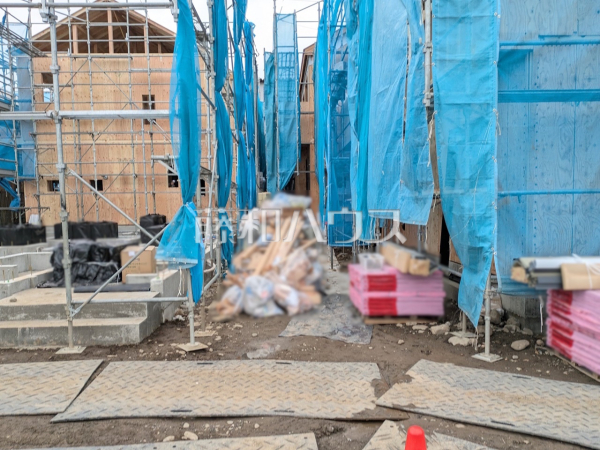 C号棟（中央奥）　外観　【昭島市田中町３丁目】