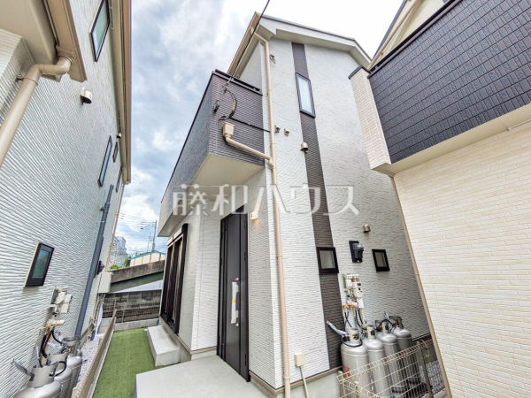 E号棟　外観　【昭島市田中町３丁目】