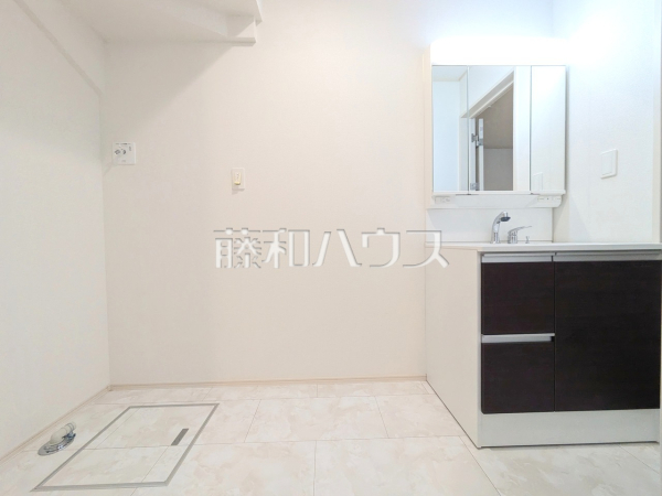 E号棟　洗面室　【昭島市田中町３丁目】