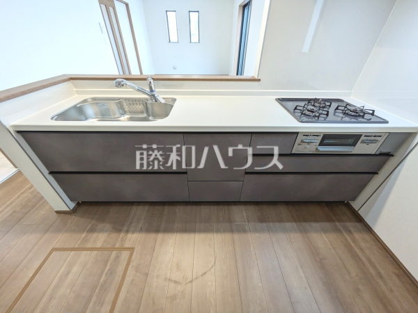 F号棟　キッチン　【昭島市田中町３丁目】